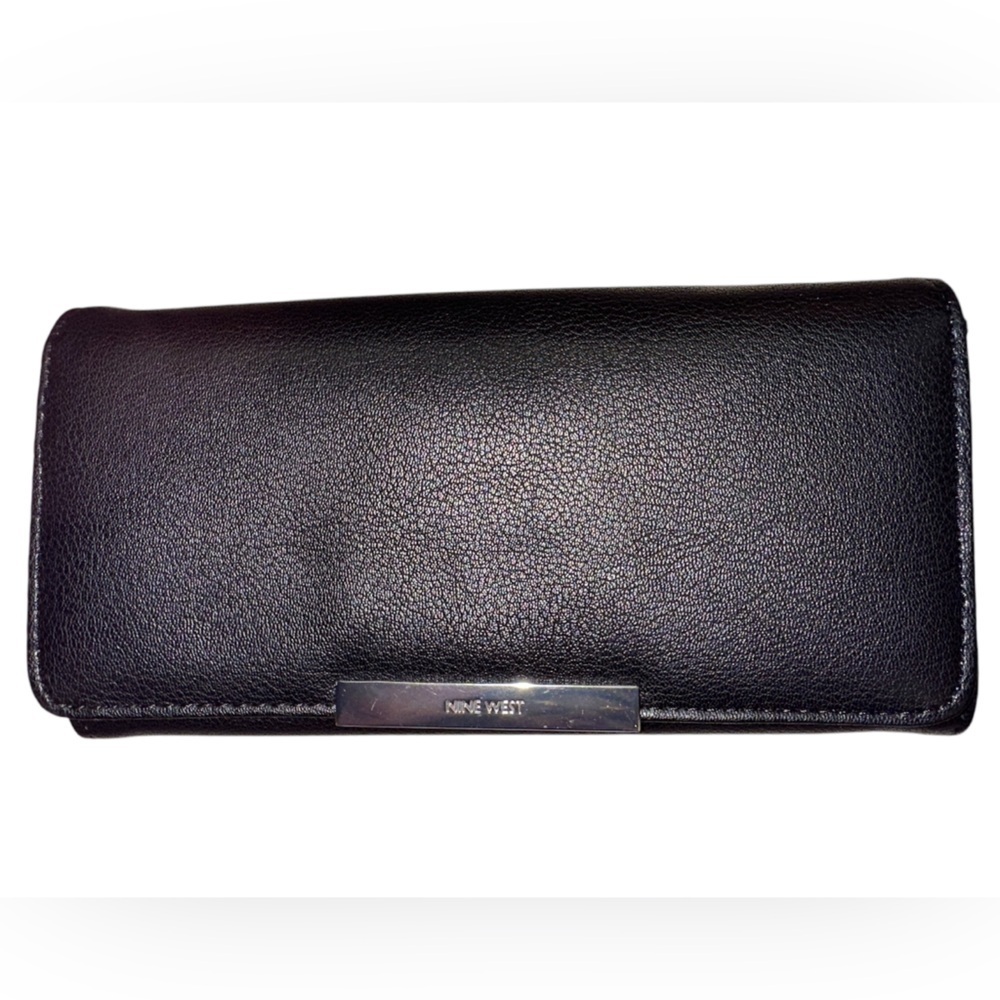 Nine West Black Polyvinyl Wallet Many Card Slots Change Pocket Cash Slots
